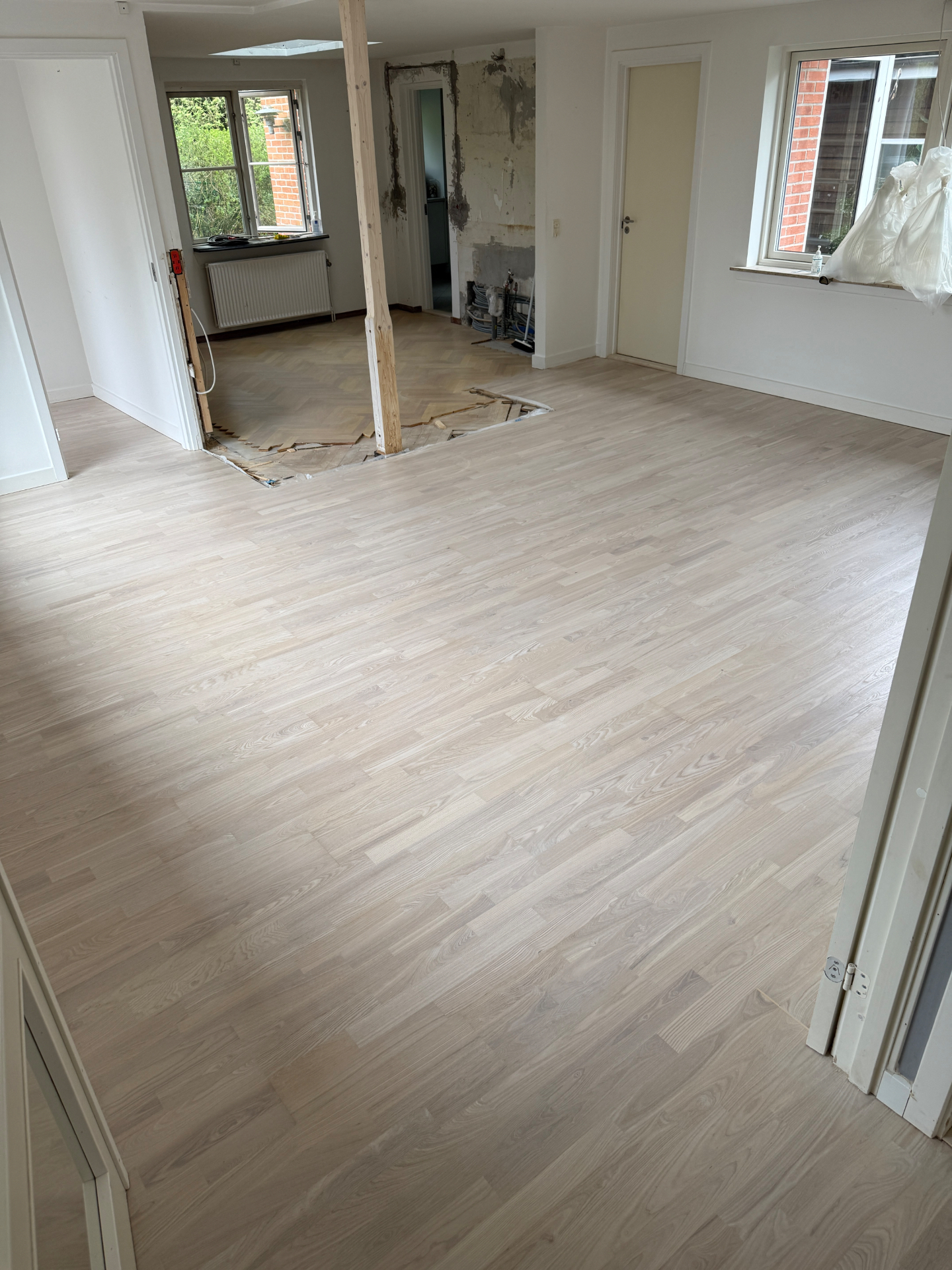 Hvid lud + 3× hvid mat lak · København
