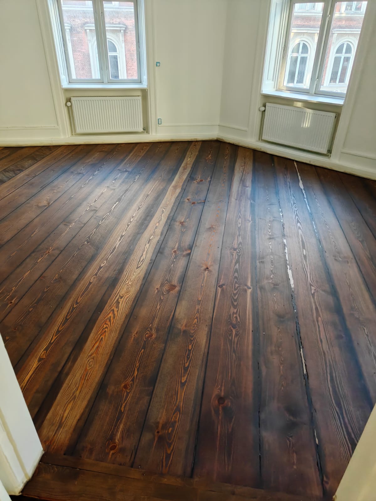 Klassisk plankegulv · mørk olie